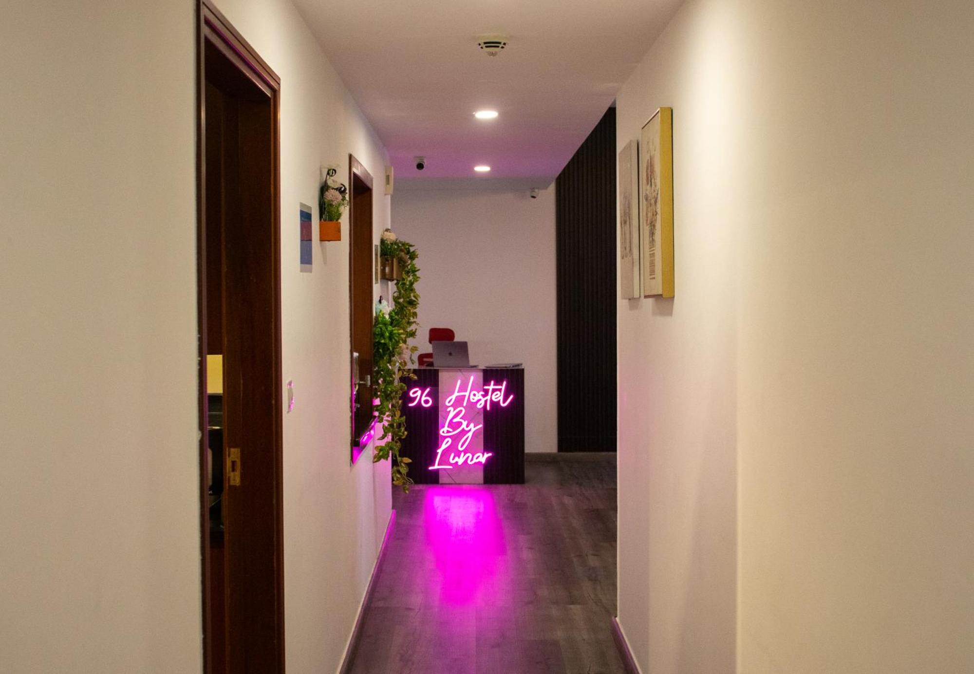 Lunar Hostel 96 ดูไบ ภายนอก รูปภาพ