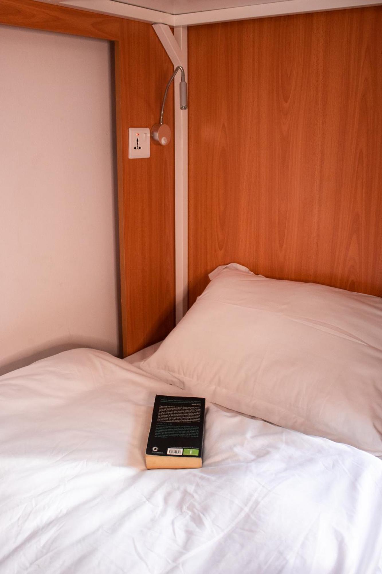 Lunar Hostel 96 ดูไบ ภายนอก รูปภาพ